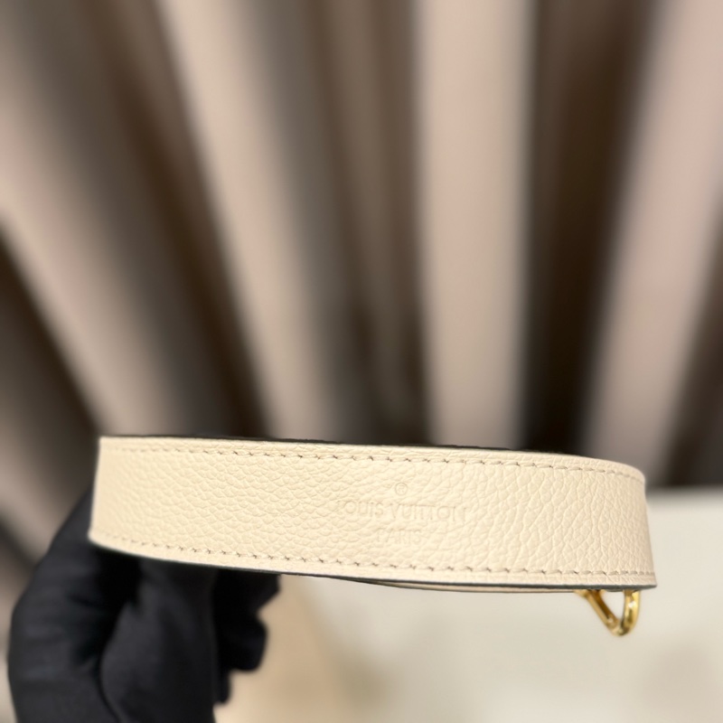 （甜價美包）Louis vuitton路易威登LV Diane腋下包法棍-8