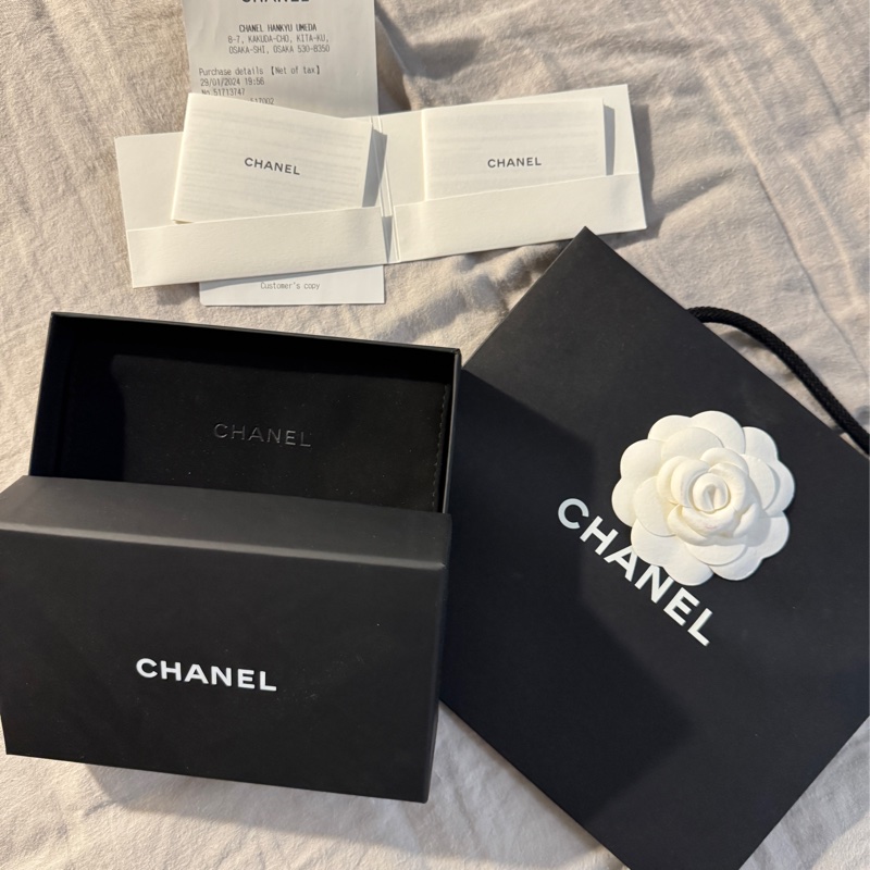 CHANEL 經典拉鍊黑銀卡片零錢包-13