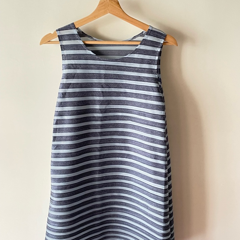 ▪️富貴選物FUGUEI▪️PP 三宅一生 無袖藍色拼接 彈跳橫紋連衣裙  長版上衣 短洋裝-1