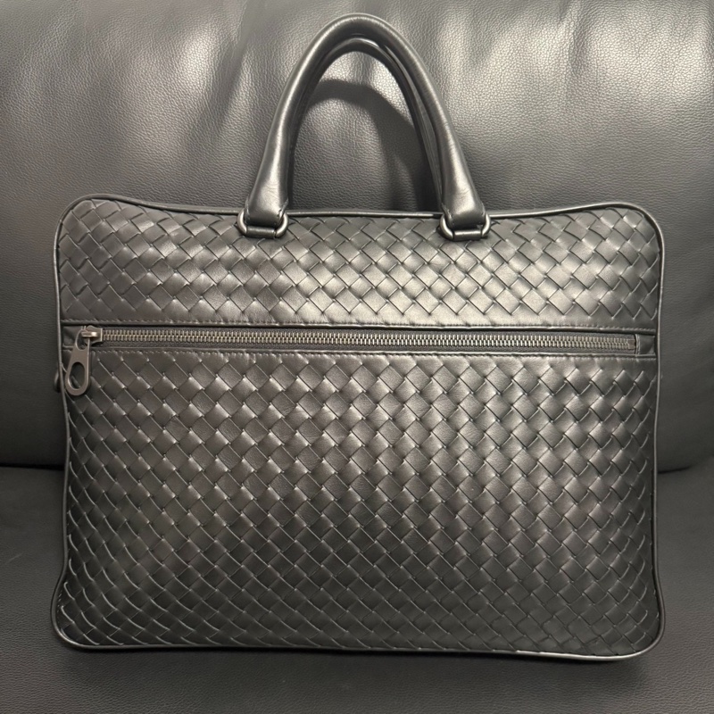 BV 葆蝶家男士公文包，黑色，內里隔層布底部有一個小洞-0