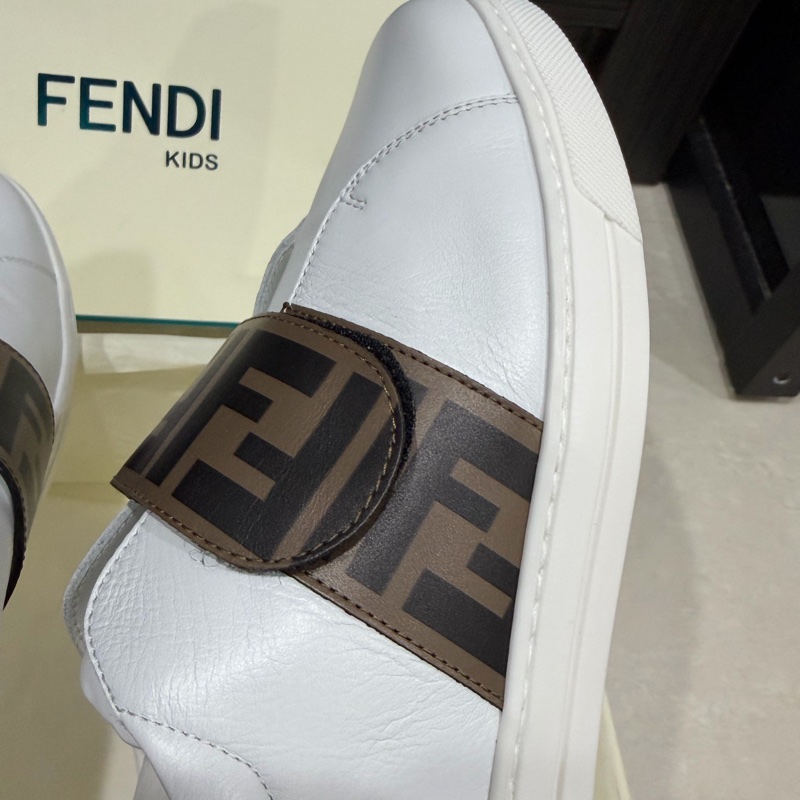 Fendi 經典小白鞋/青少年款魔鬼氈運動鞋(EU38/24.5cm)-4