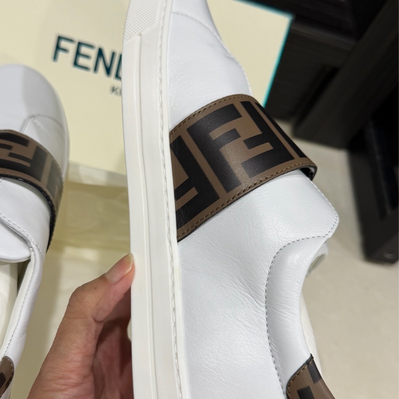 Fendi 經典小白鞋/青少年款魔鬼氈運動鞋(EU38/24.5cm)-5