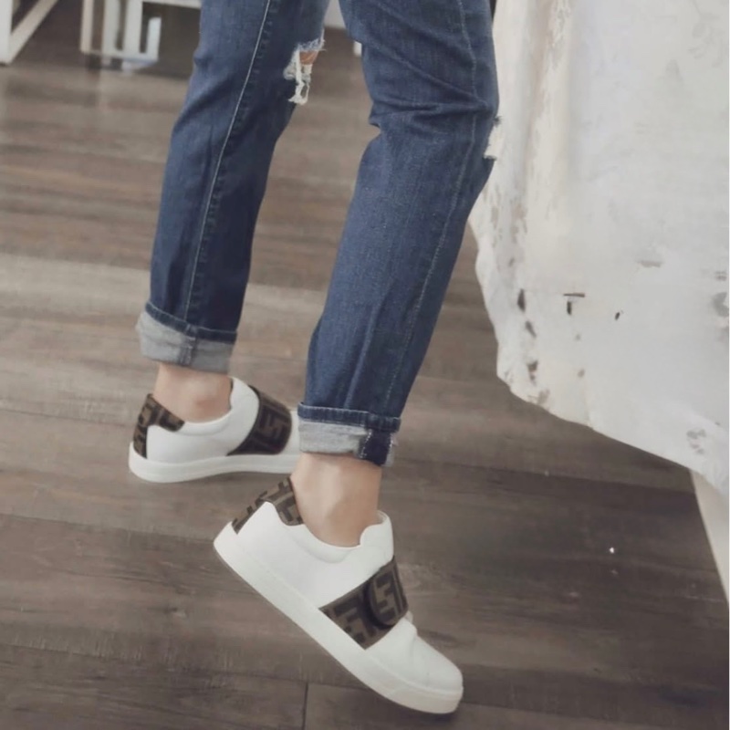 Fendi 經典小白鞋/青少年款魔鬼氈運動鞋(EU38/24.5cm)-15