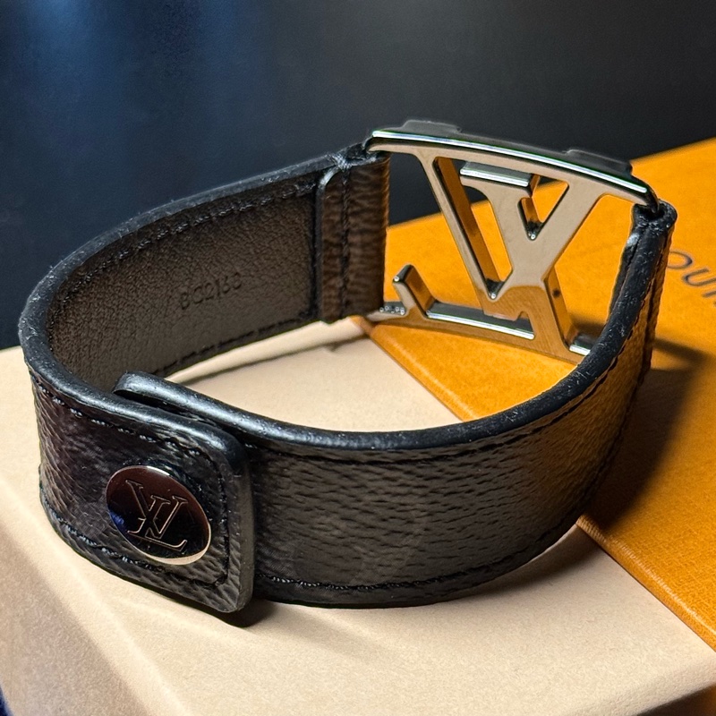 Louis Vuitton 黑原花大Logo手環-1
