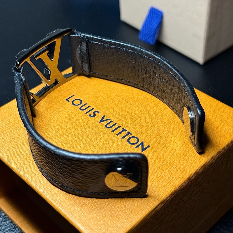 Louis Vuitton 黑原花大Logo手環-2