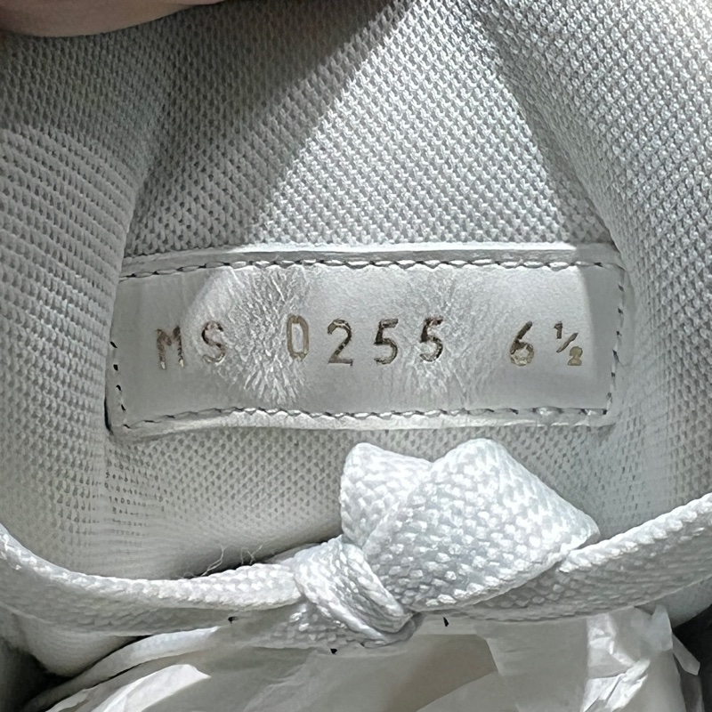 Lv trainer 新款灰白牛仔Uk6.5-6