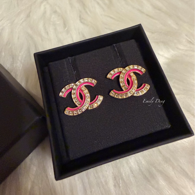 Chanel 經典雙C粉色琺瑯水鑽耳環-1