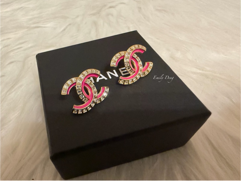 Chanel 經典雙C粉色琺瑯水鑽耳環-3