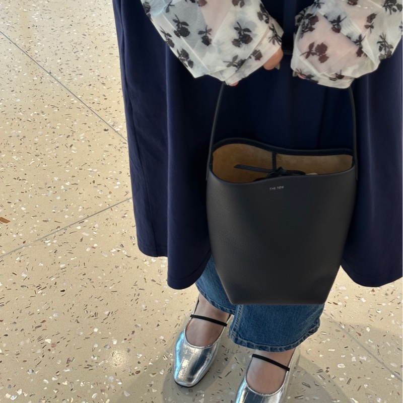 The Row Small N/S Park Tote-8