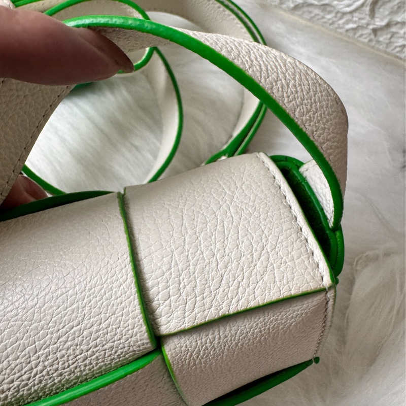 BV Bottega Veneta BETCandy Cassette 牛皮-4