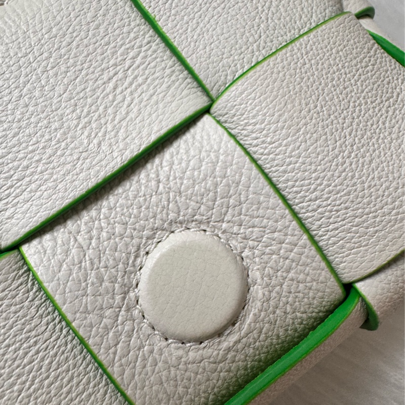 BV Bottega Veneta BETCandy Cassette 牛皮-6