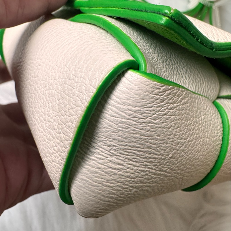 BV Bottega Veneta BETCandy Cassette 牛皮-11