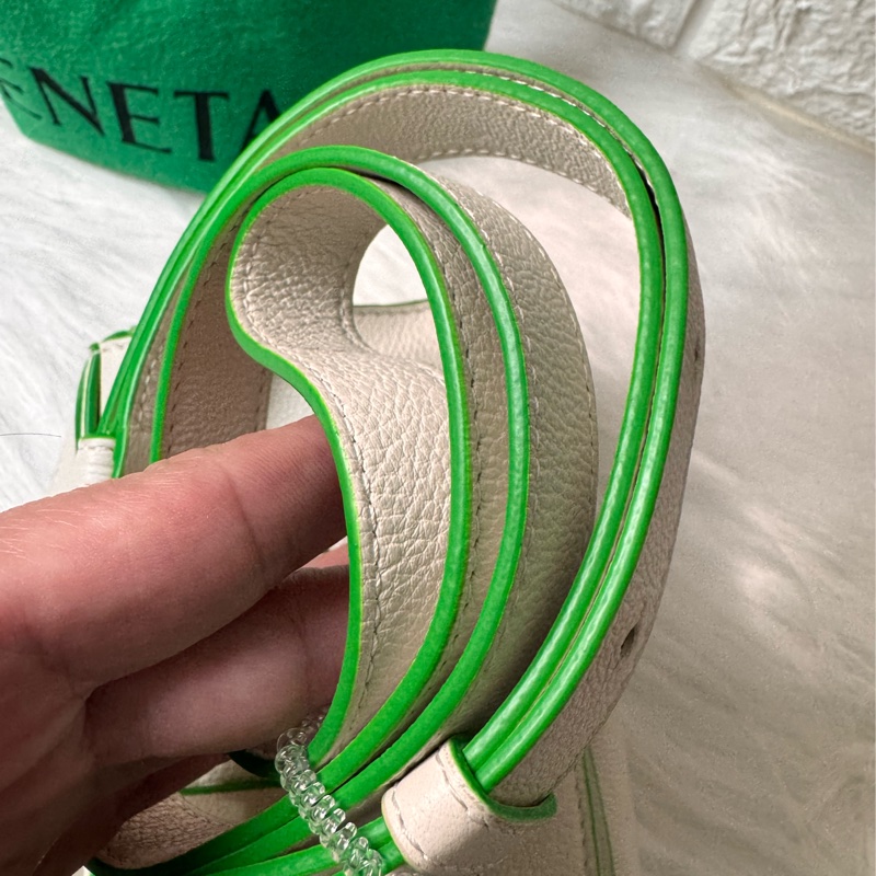 BV Bottega Veneta BETCandy Cassette 牛皮-14