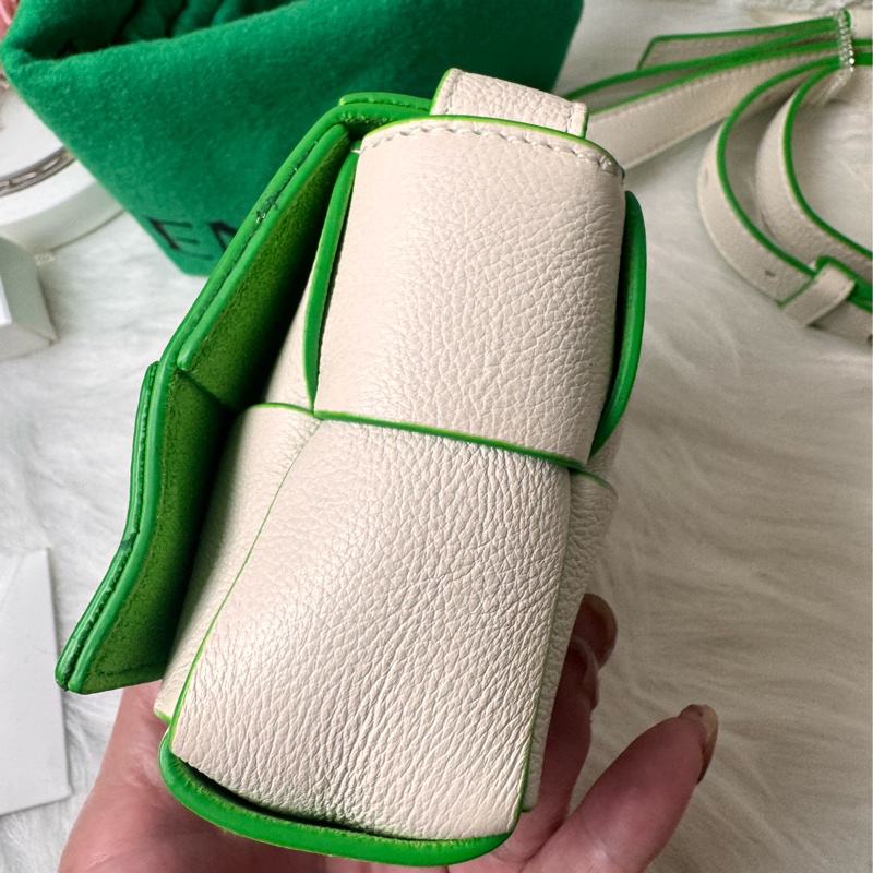 BV Bottega Veneta BETCandy Cassette 牛皮-22