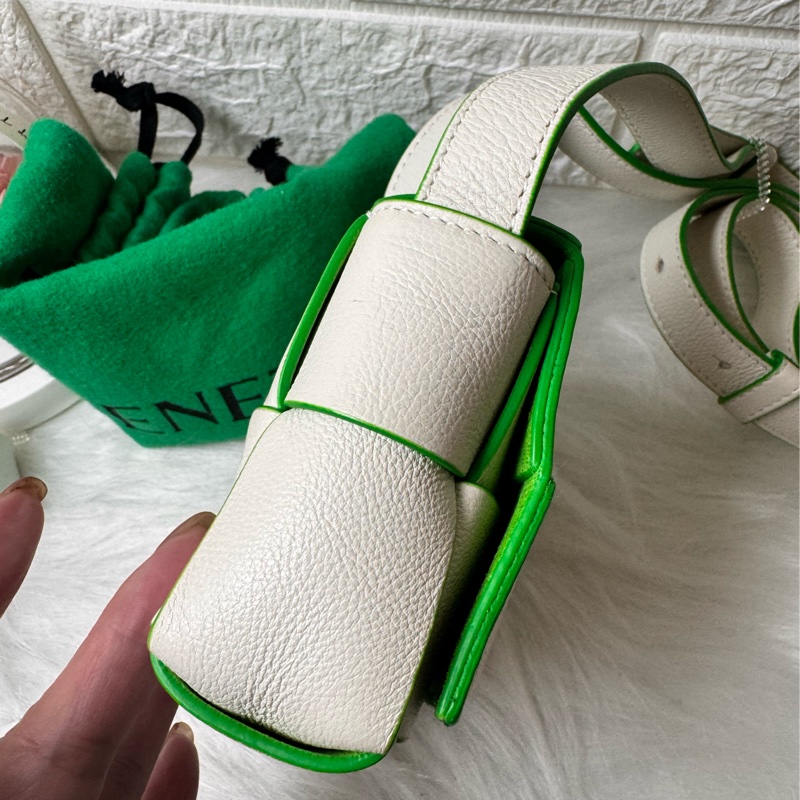 BV Bottega Veneta BETCandy Cassette 牛皮-23