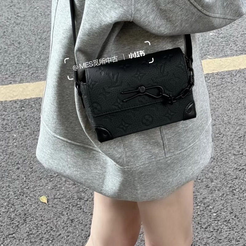 全網最低價❤️‍🔥男女通殺😍Lv路易威登黑色全皮壓紋老花磨砂插銷盒子包單肩斜挎包-3