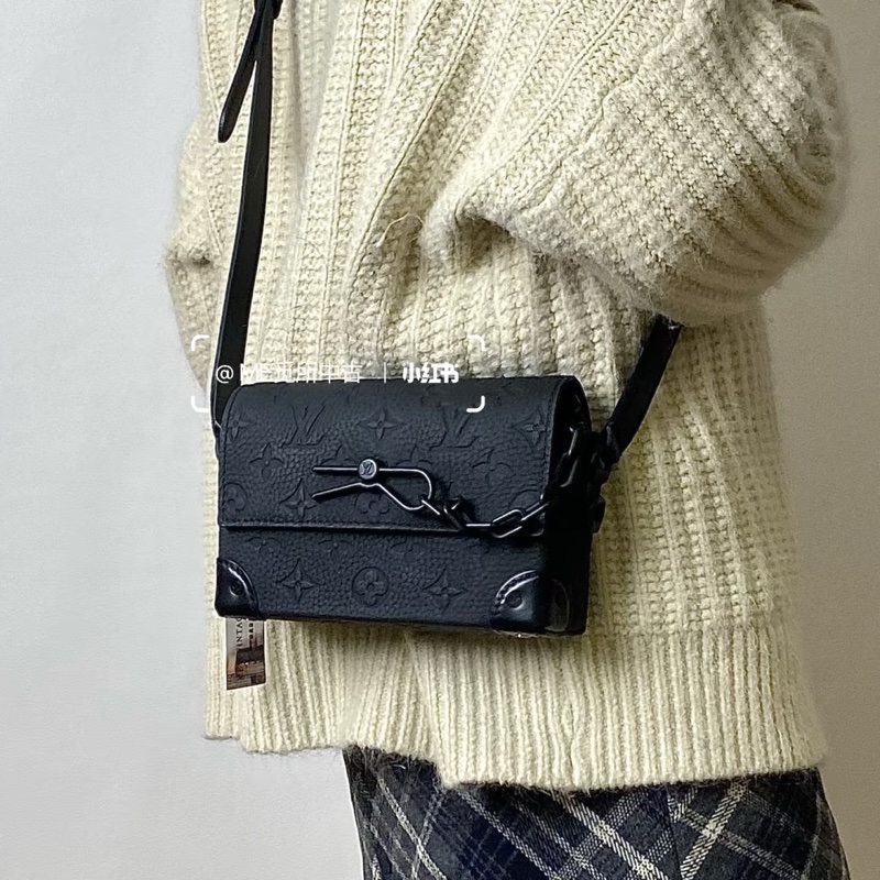 全網最低價❤️‍🔥男女通殺😍Lv路易威登黑色全皮壓紋老花磨砂插銷盒子包單肩斜挎包-7