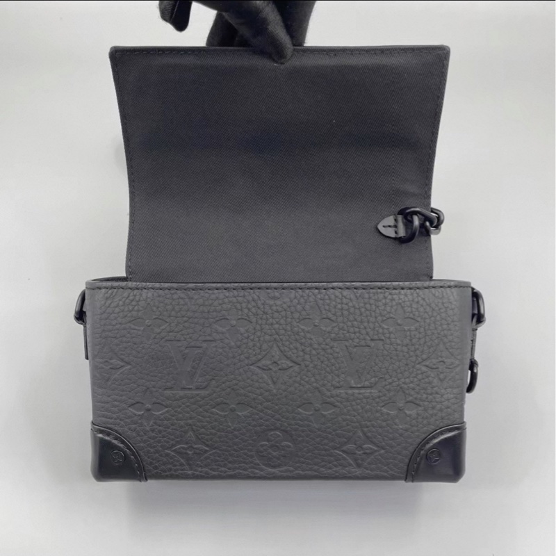 全網最低價❤️‍🔥男女通殺😍Lv路易威登黑色全皮壓紋老花磨砂插銷盒子包單肩斜挎包-15