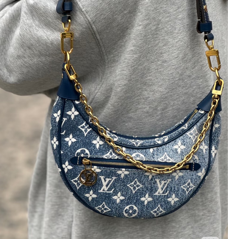 質感活潑系✨99新🆕Lv路易威登牛仔丹寧老花金扣Loop豌豆包單肩斜挎鏈條包-0