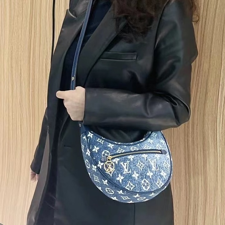 質感活潑系✨99新🆕Lv路易威登牛仔丹寧老花金扣Loop豌豆包單肩斜挎鏈條包-4