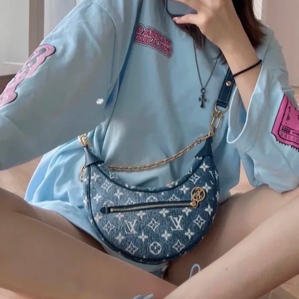 質感活潑系✨99新🆕Lv路易威登牛仔丹寧老花金扣Loop豌豆包單肩斜挎鏈條包-5