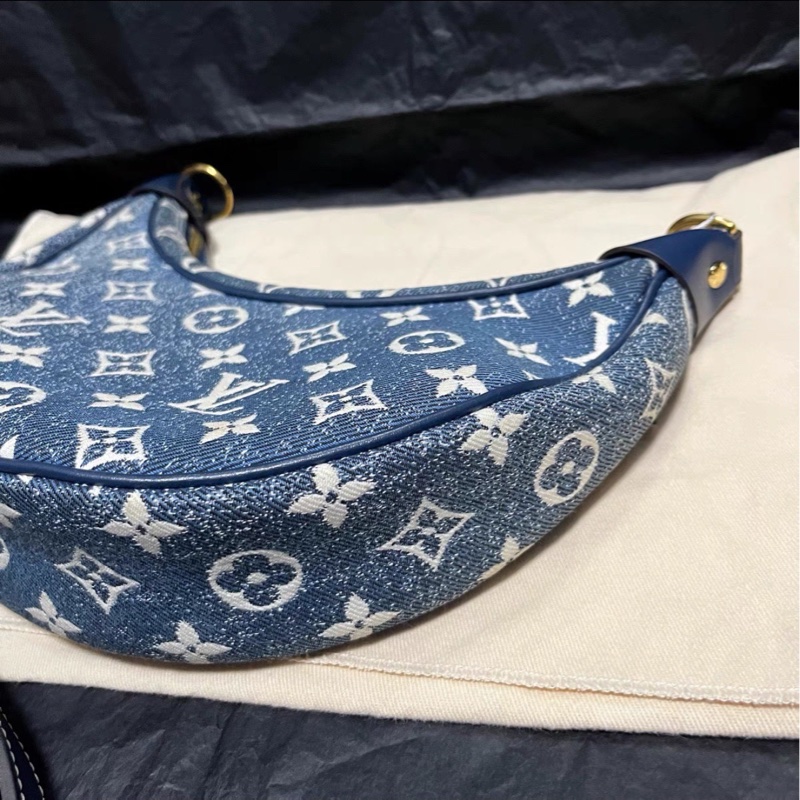 質感活潑系✨99新🆕Lv路易威登牛仔丹寧老花金扣Loop豌豆包單肩斜挎鏈條包-11