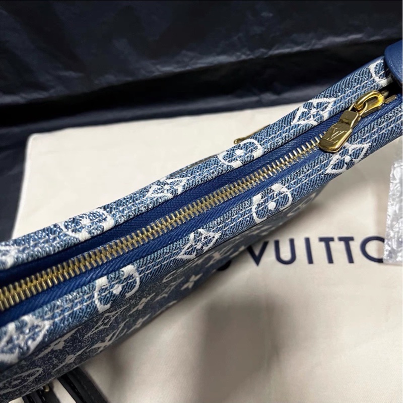 質感活潑系✨99新🆕Lv路易威登牛仔丹寧老花金扣Loop豌豆包單肩斜挎鏈條包-12