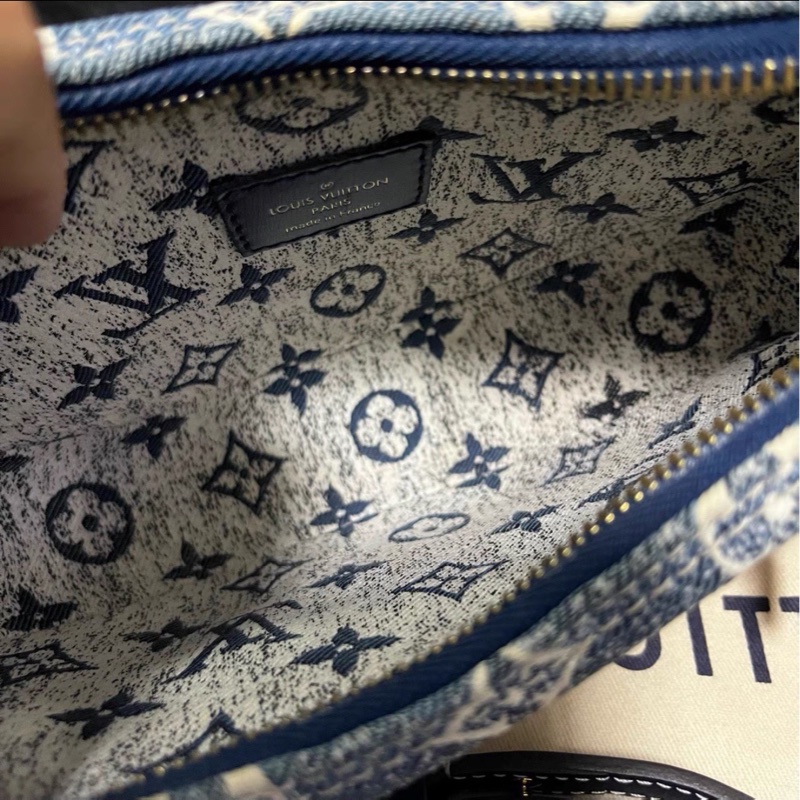 質感活潑系✨99新🆕Lv路易威登牛仔丹寧老花金扣Loop豌豆包單肩斜挎鏈條包-15