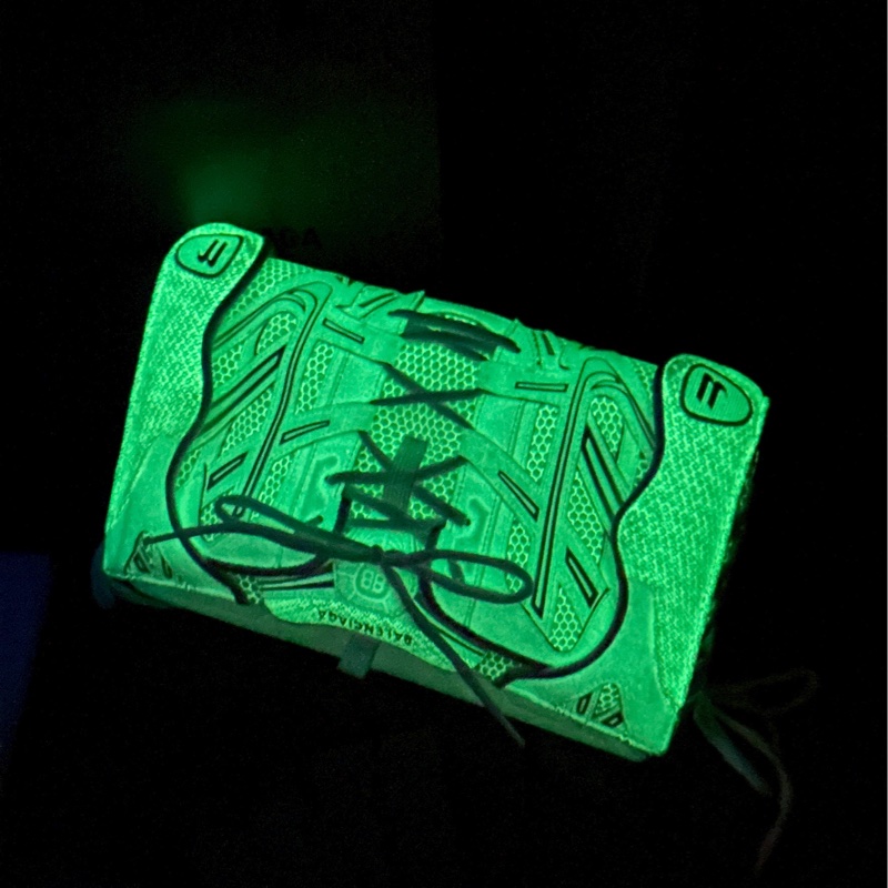 清倉大特價🈶台灣購證✨Balenciaga巴黎世家白色夜光球鞋綁帶拼皮機車包斜挎單肩包-1