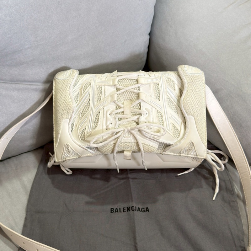 清倉大特價🈶台灣購證✨Balenciaga巴黎世家白色夜光球鞋綁帶拼皮機車包斜挎單肩包-2
