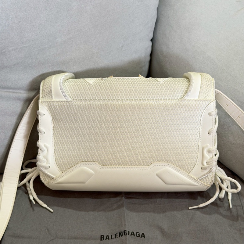清倉大特價🈶台灣購證✨Balenciaga巴黎世家白色夜光球鞋綁帶拼皮機車包斜挎單肩包-4