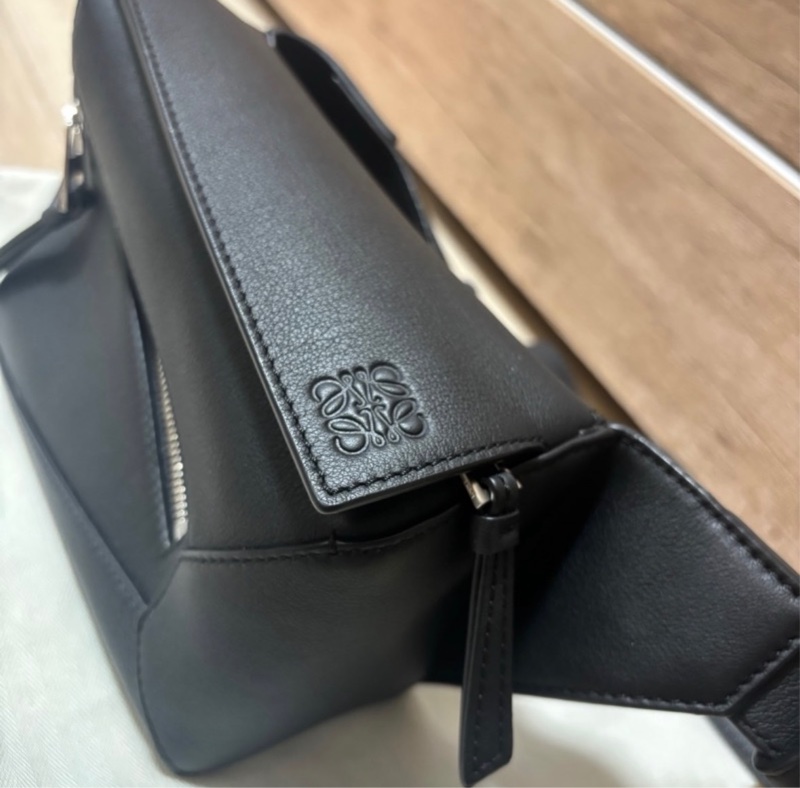 （新款）Loewe Mini Puzzle 斜背 腰包 胸口包-1