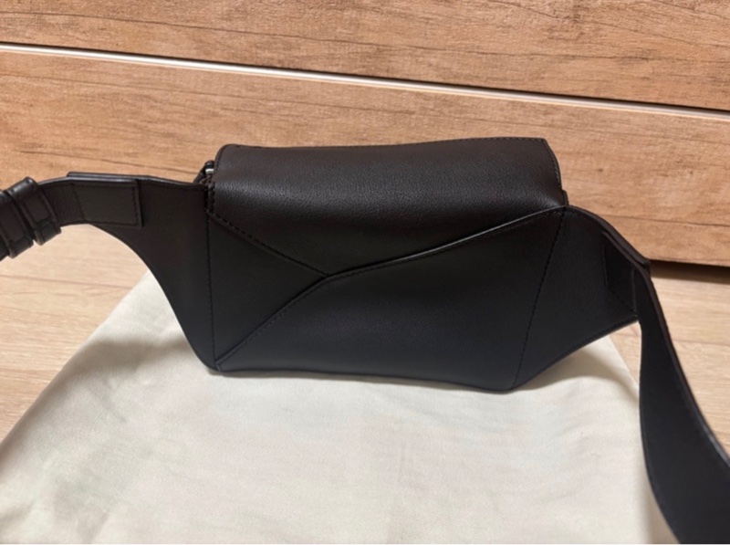 Loewe Mini Puzzle 斜背 腰包 胸口包-6