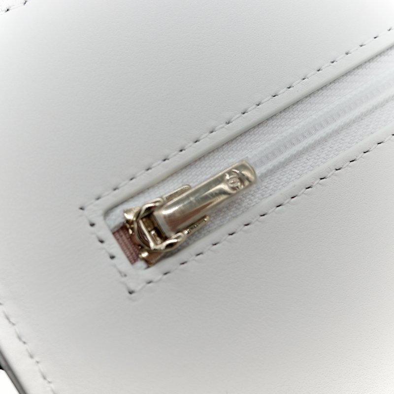 Chanel 香奈兒 白色 牛皮 雙金球 WOC 斜挎包-24