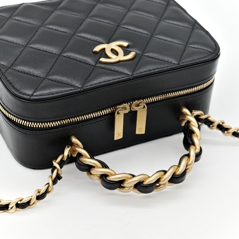 Chanel Matelasse Vanity Bag-9