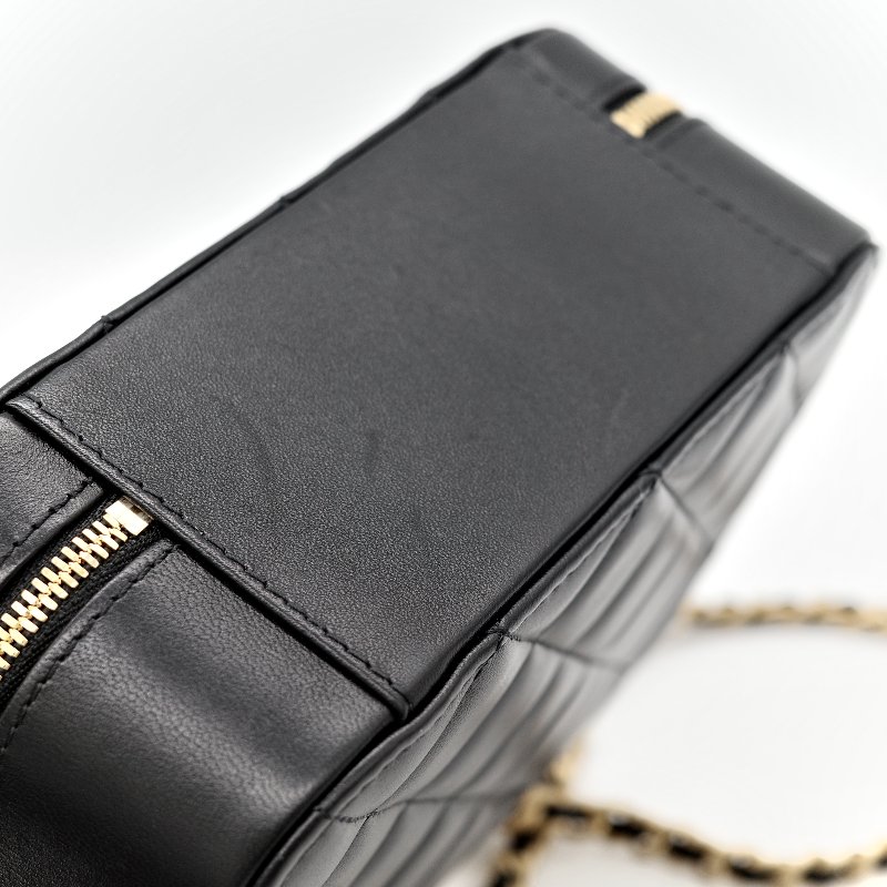 Chanel Matelasse Vanity Bag-11