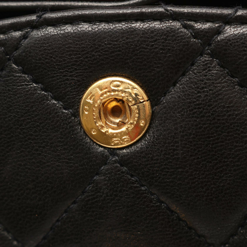 香奈兒 (CHANEL) Matelasse W 翻蓋鏈條單肩背包，羊皮材質，黑色，二手，金色五金，CC-5