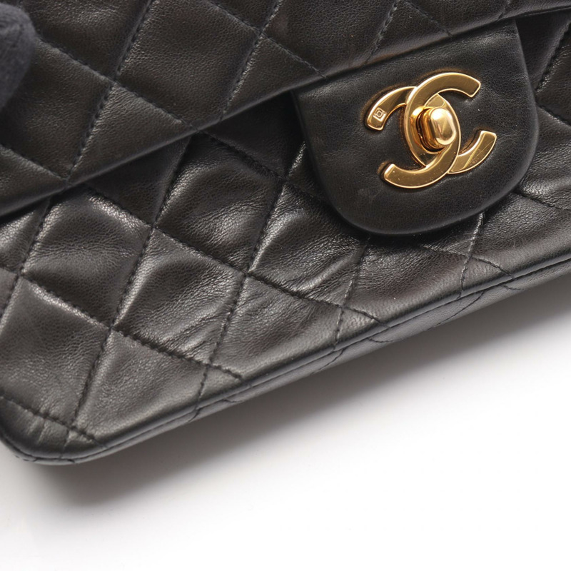 香奈兒 (CHANEL) Matelasse W 翻蓋鏈條單肩背包，羊皮材質，黑色，二手，金色五金，CC-8