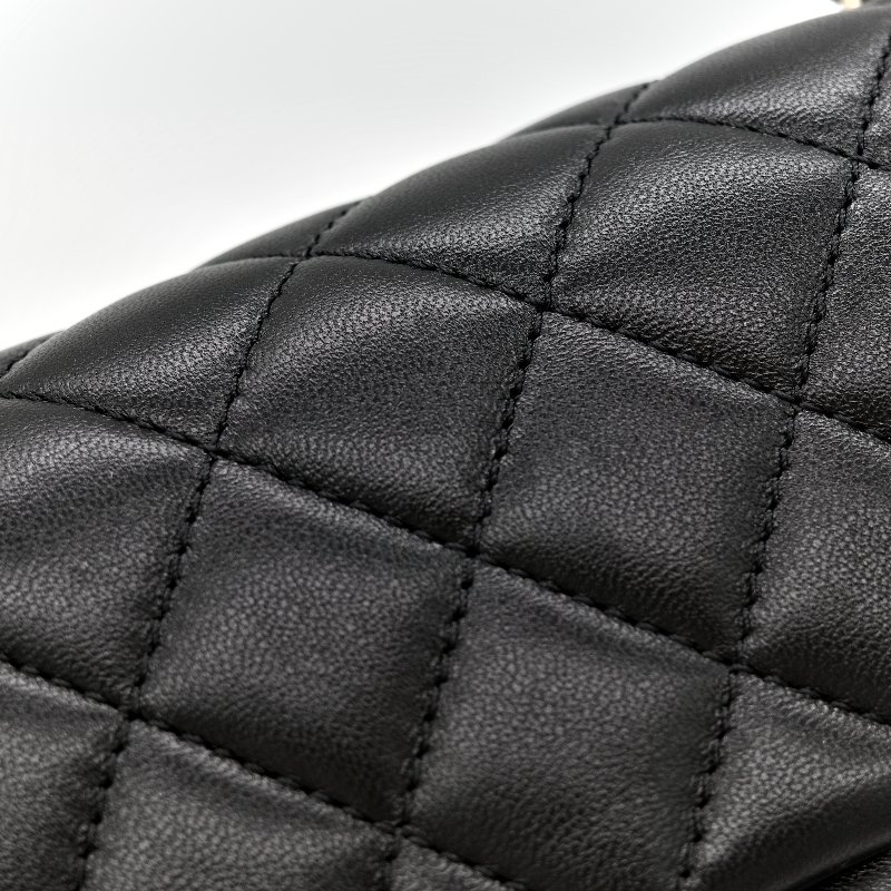 Chanel 香奈兒 Mini Square Pearl Crush 方胖子 黑色 羊皮小金球 斜背鏈帶包-9