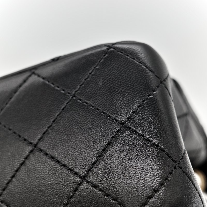 Chanel 香奈兒 Mini Square Pearl Crush 方胖子 黑色 羊皮小金球 斜背鏈帶包-10