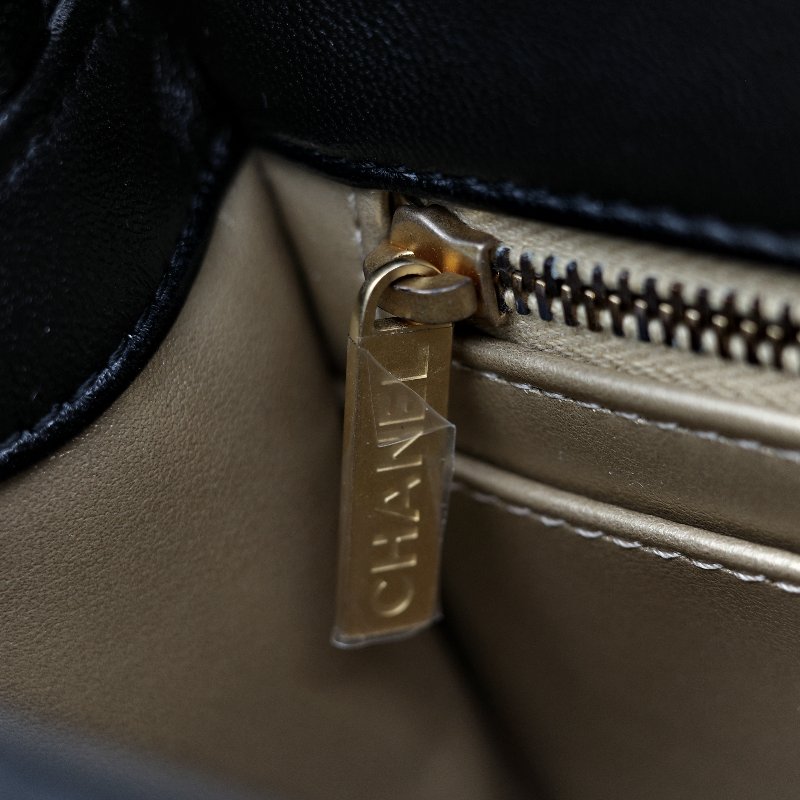 Chanel 香奈兒 Mini Square Pearl Crush 方胖子 黑色 羊皮小金球 斜背鏈帶包-20