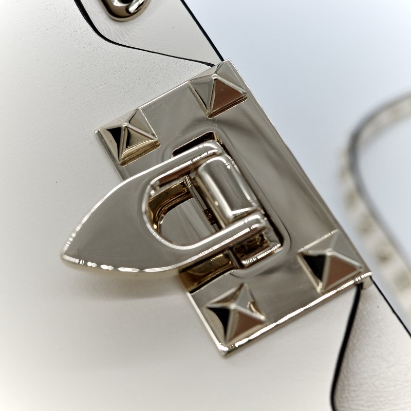 Valentino 范倫鐵諾 白色 鉚釘 牛皮 斜挎包-11