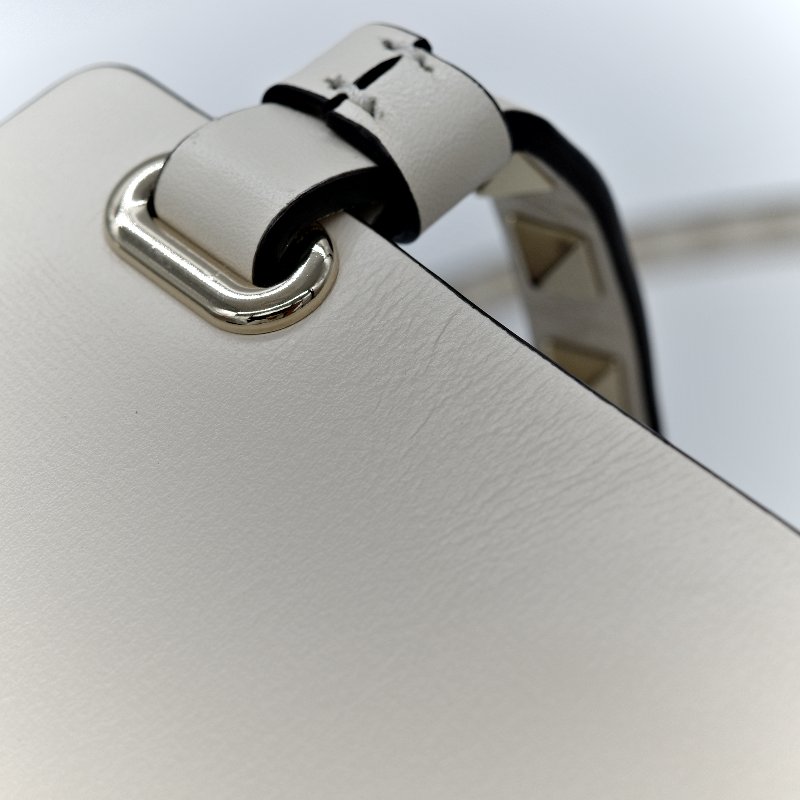 Valentino 范倫鐵諾 白色 鉚釘 牛皮 斜挎包-12