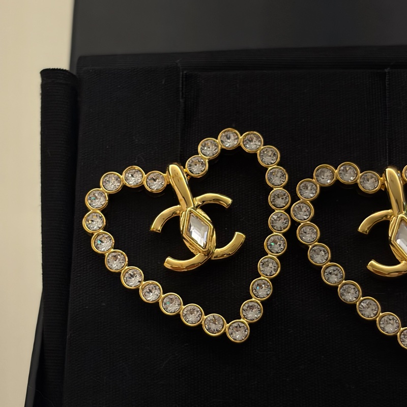 Chanel 愛心 Logo 耳環-1