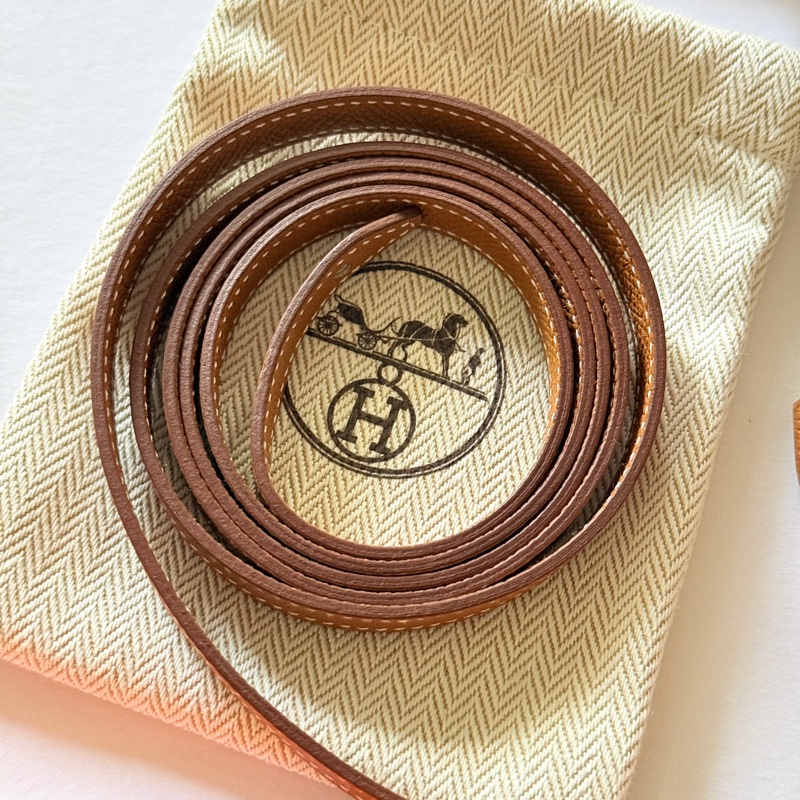 未使用99新✨好用有高質感的HERMES 愛馬仕最美金棕色 斜背包 woc 最耐用的Epsom牛皮 Clic 16 顯年輕銀扣-2