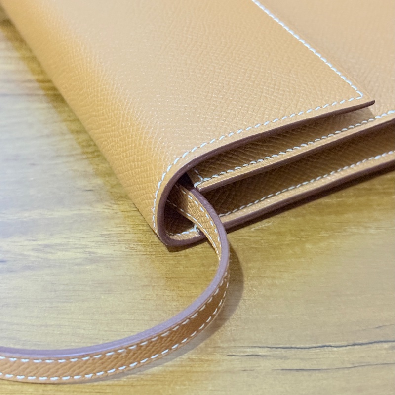 未使用99新✨好用有高質感的HERMES 愛馬仕最美金棕色 斜背包 woc 最耐用的Epsom牛皮 Clic 16 顯年輕銀扣-24