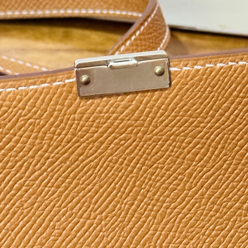 未使用99新✨好用有高質感的HERMES 愛馬仕最美金棕色 斜背包 woc 最耐用的Epsom牛皮 Clic 16 顯年輕銀扣-41