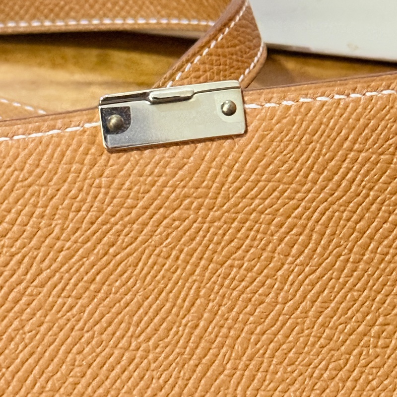 未使用99新✨好用有高質感的HERMES 愛馬仕最美金棕色 斜背包 woc 最耐用的Epsom牛皮 Clic 16 顯年輕銀扣-42