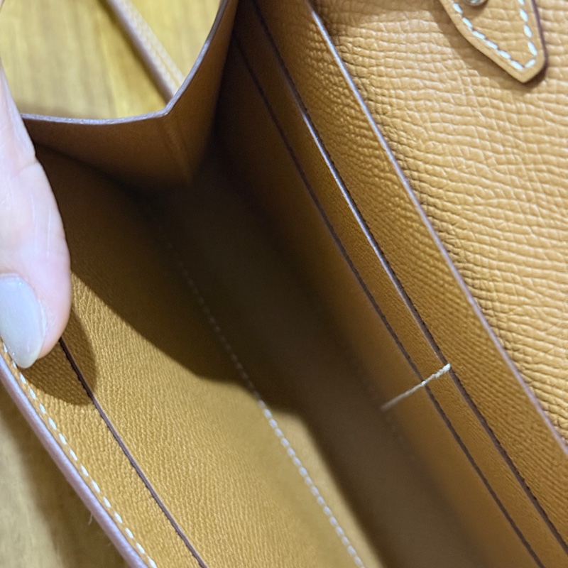 未使用99新✨好用有高質感的HERMES 愛馬仕最美金棕色 斜背包 woc 最耐用的Epsom牛皮 Clic 16 顯年輕銀扣-54