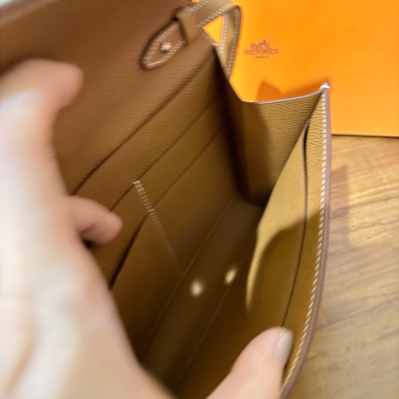 未使用99新✨好用有高質感的HERMES 愛馬仕最美金棕色 斜背包 woc 最耐用的Epsom牛皮 Clic 16 顯年輕銀扣-58
